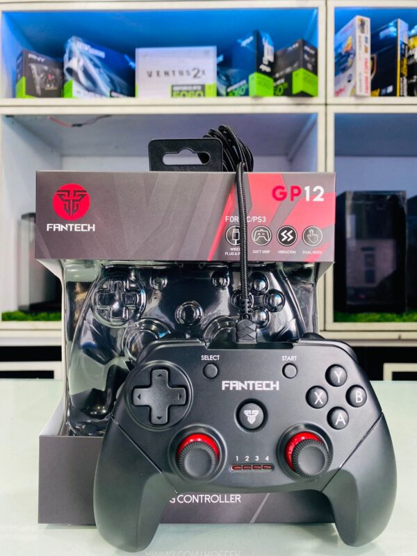 FANTECH GP12 REVOLVER CONTROLLER