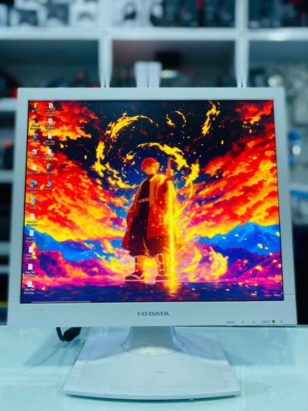 I-O DATA 17 INCH WHITE LED USED MONITOR