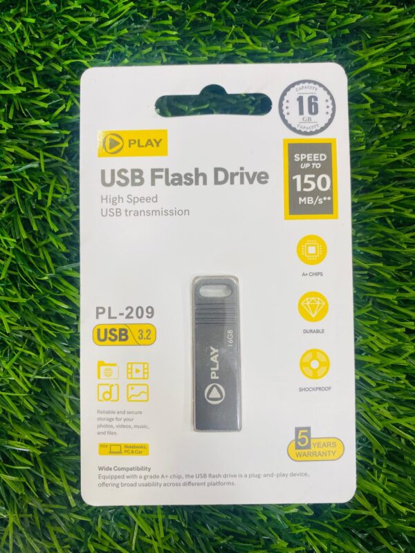 PLAY 16GB BRAND NEW USB PEN DRIVE ( 03 y )