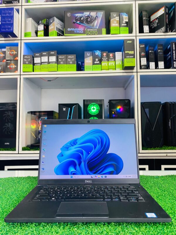 DELL LATITUDE 7390 CORE I5 8TH GEN / 8GB RAM / 256GB SSD USED LAPTOP